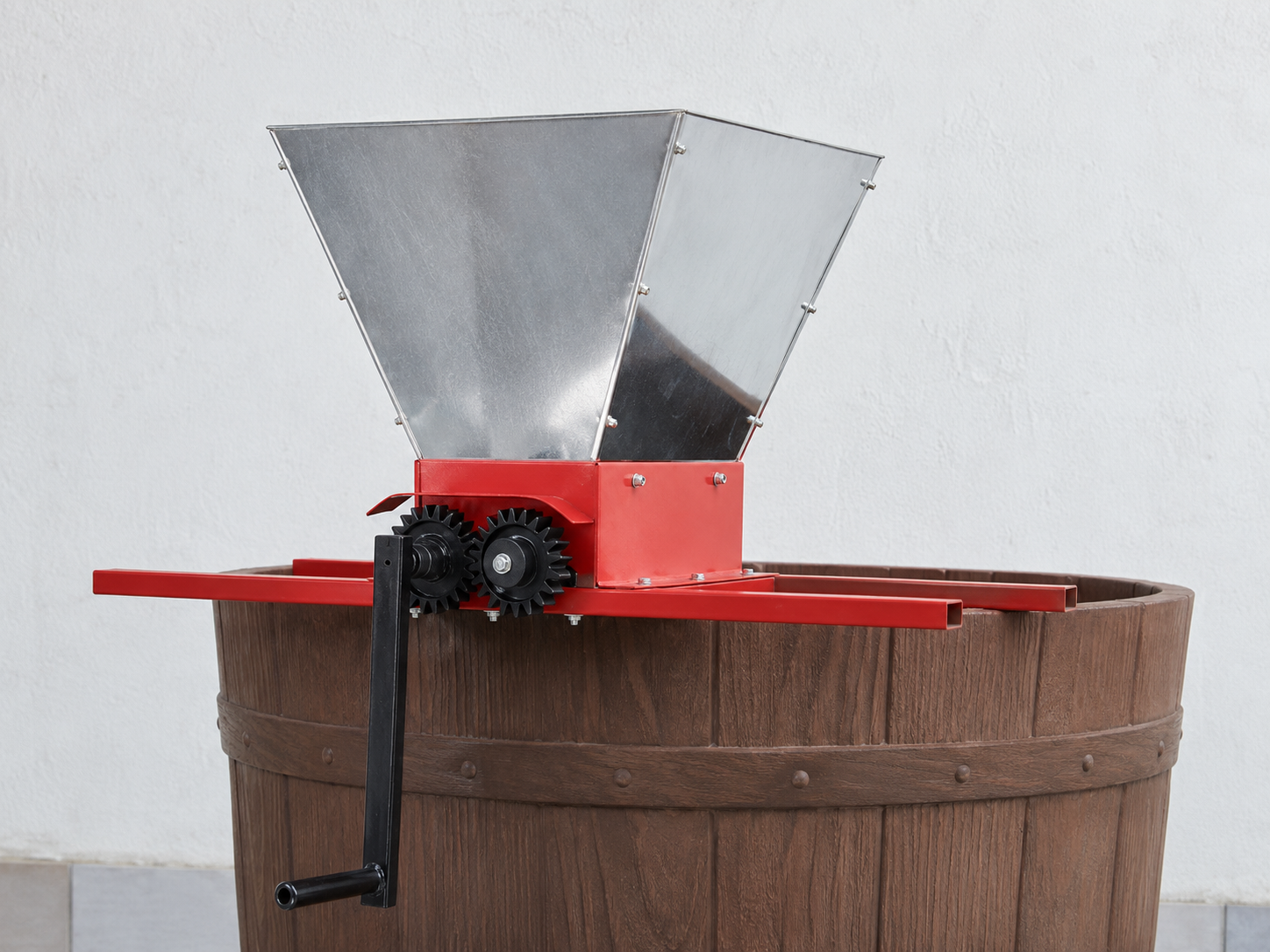 Zdrobitor manual pentru struguri și fructe ECO HGP-50 cu cuvă din inox – 25 L